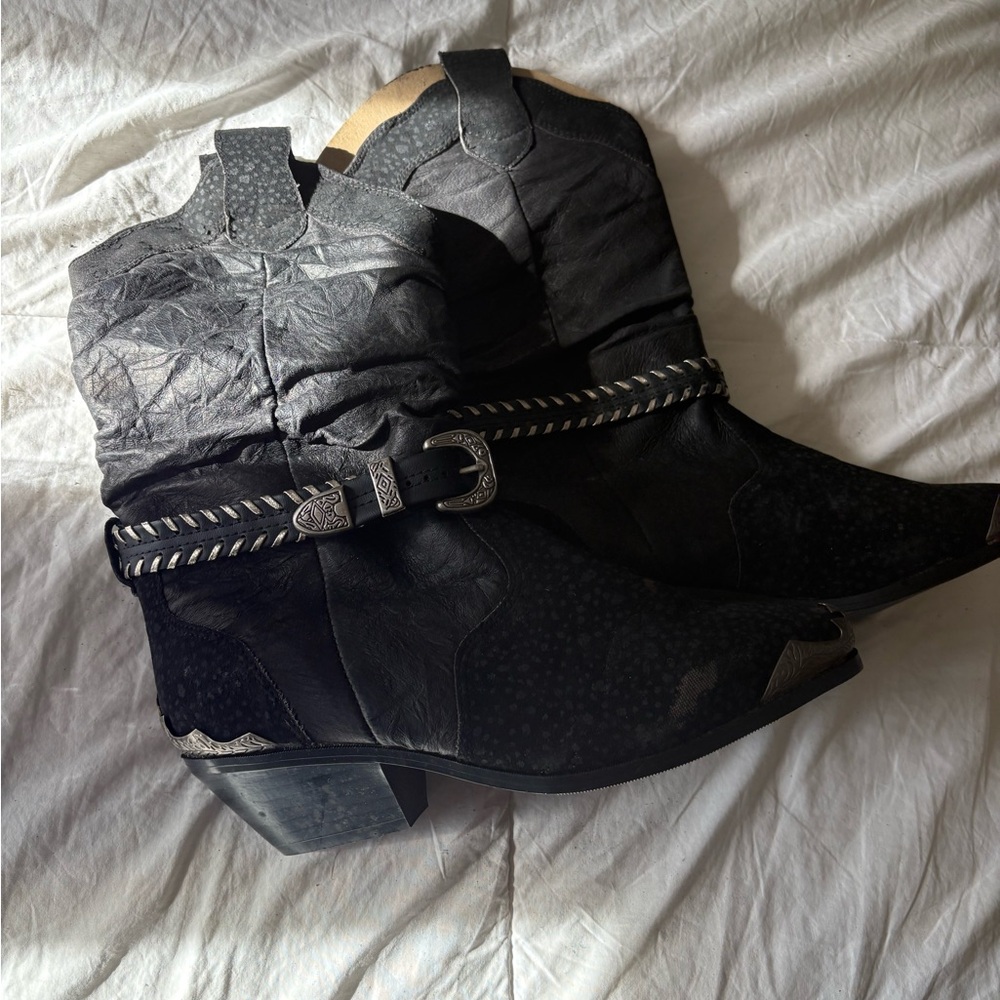 Aj Valenci Black Western Ankle Boots